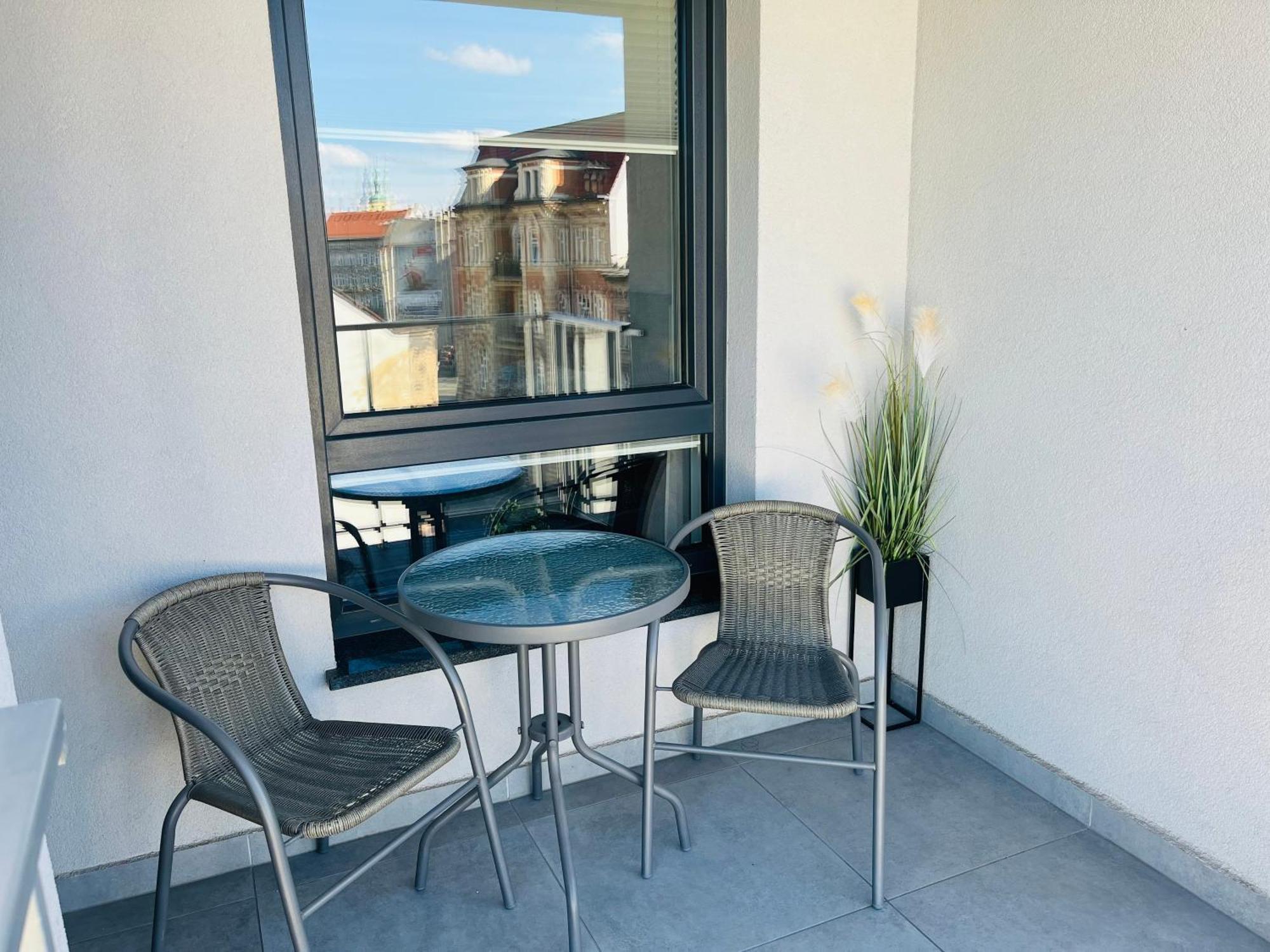 Zlote Apartamenty 58 Legnica Exteriör bild